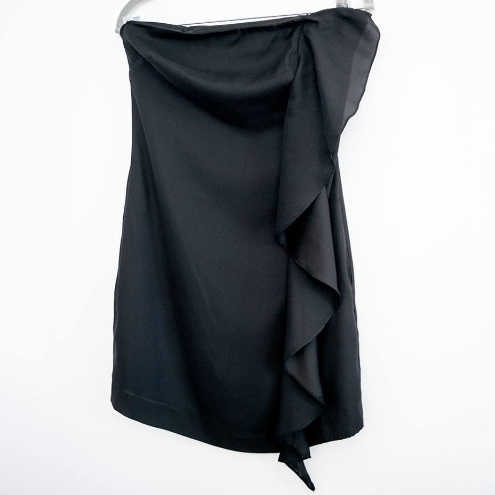 Vintage BCBG Strapless Chiffon Mini Black Dress Size 4 w/Ruffle & side pockets